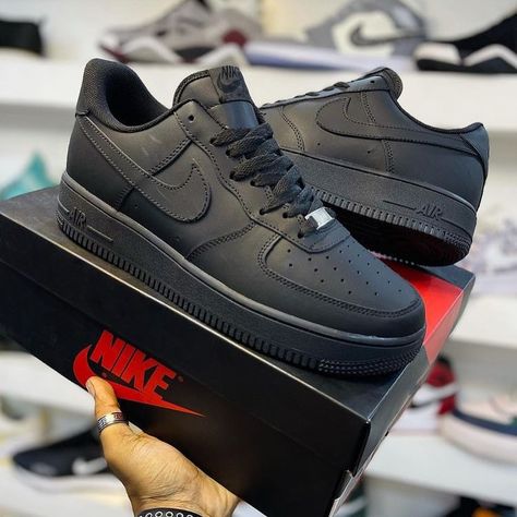 Tenis Air Force, Black Air Force 1, Nike Shoes Air Force, Dr Shoes, Nike Airforce 1, All Nike Shoes, Nike Air Shoes, Cute Nike Shoes, Fresh Shoes