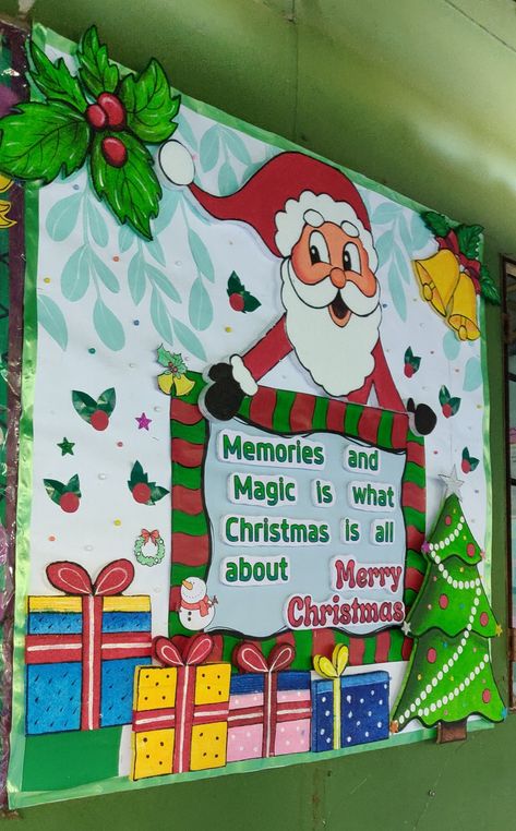 Christmas Bulletin Board Decorations, Christmas Board Decoration, Christmas Bulletin Board Ideas, Christmas Tree Paper Craft, Christmas Charts, Diy Crafts For School, Christmas Bulletin Boards, Classroom Christmas Decorations, Merry Christmas Santa Claus