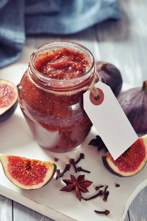 A must-try fig jam recipe for canning that everyone will love! Follow along with this simple fig jam recipe that is perfect for beginners! Figs Recipes, Pickled Eggs Recipe, Fig Jam Recipe, Dried Prunes, Apple Pie Filling Recipes, Leaf Icon, Goats Milk Soap Base, Brand Essence, Green Fig