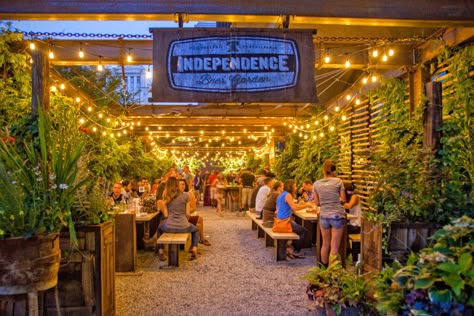 Beer Garden Design, Beer Garden Ideas, Outdoor Restaurant Patio, Outdoor Beer Garden, Outdoor Restaurant Design, Food Park, Restaurant Patio, Restaurant Seating, Urban Farm