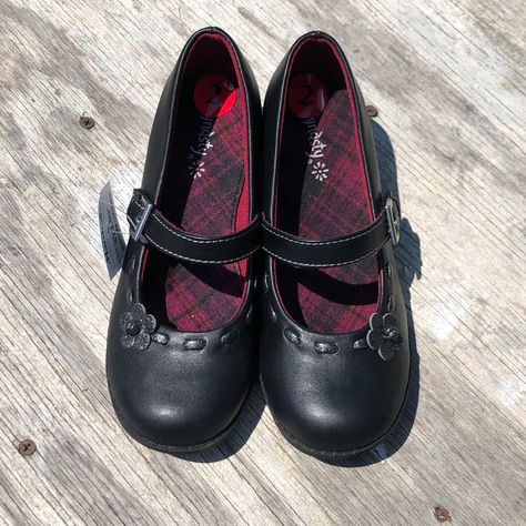 Cute Goth Shoes, 200s Shoes, Trad Goth Shoes, Swaggy Shoes, 2010 Accessories, Black Ballerina Shoes, Thrift Shoes, 1990s Shoes, Gucci Dress Shoes