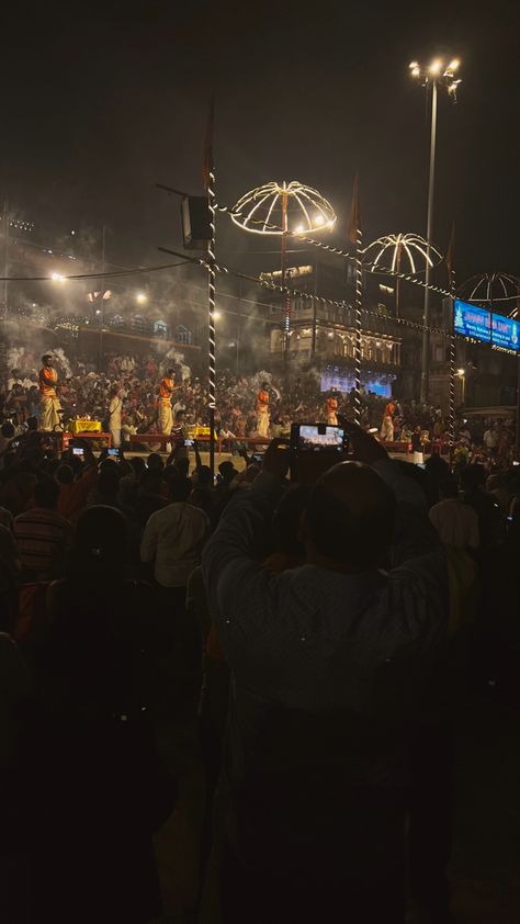 Banaras Pictures, Varanasi Snap, Ganga Aarti Varanasi, Varanasi Photography Beautiful, Varanasi Photography, Ganga Ghat, Gym Icon, Friend Dates, Cloud Quotes