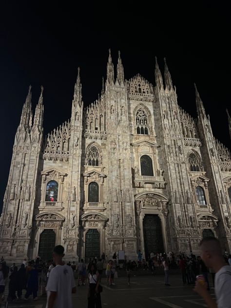 Milan Duomo, Milan Cathedral, Milan Italy, Cologne Cathedral, Barcelona Cathedral, At Night, Milan, Italy, Architecture