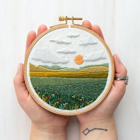 Meadow Embroidery, Mini Meadow, Diy Embroidery Crafts, Broderie Simple, Small Embroidery, Embroidery Template, Color Guide, Hand Embroidery Projects, Pola Sulam