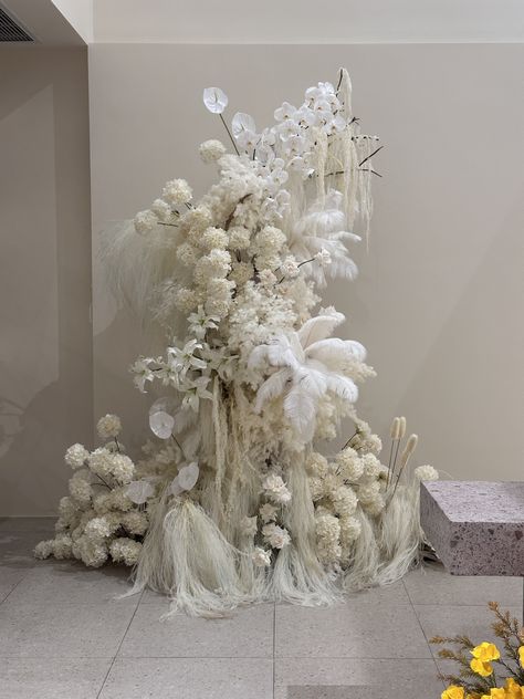 White Flower Installation, White Floral Installation, Beige Wedding, All White Wedding, Bridal Table, Flower Installation, Wedding Ceremony Flowers, Ceremony Flowers, Modern Flower