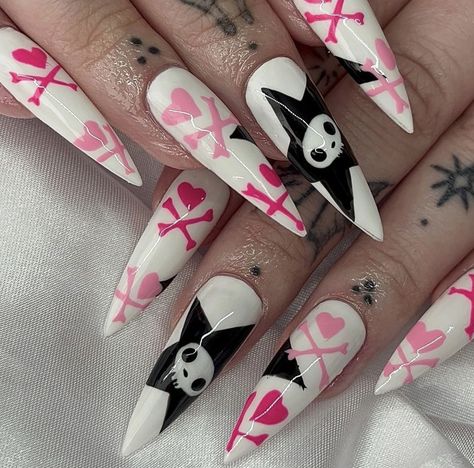 Red Black Pink Nails, Long Grunge Nails, Pink And Black Nails Almond, Pink Emo Nails, Pink Grunge Acrylic Nails, Unusual Nail Designs, Goth Nail Ideas, Simple Emo Nails, Short Alt Nails