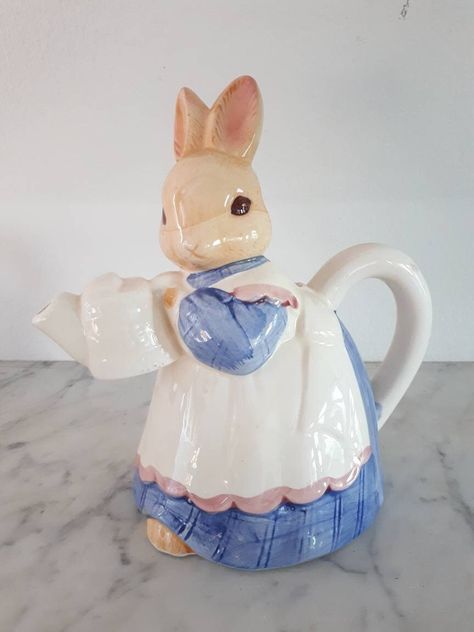 In perfect condition. Very cute!  Height 21 cm Wide 20cm Baby Hangers, Cute Teapot, Novelty Teapots, Vintage Bunny, Tea Pots Vintage, Tea Makers, Nursery Themes, Baby Grows, Cute Bunny