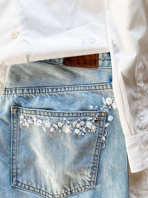 Embroider Jeans Back Pocket, Embroidered Jeans Pocket Flowers, Embroidery On Bottom Of Jeans, How To Embroider Jean Pockets, Jeans With Stitching, Embroidering On Jeans, Embroidering Jeans Diy, Embroidery Jeans Pocket, Embroidered Shorts Diy