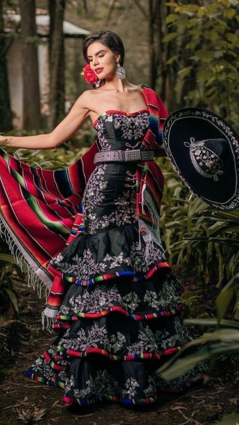 Hispanic Dresses, Mexican Style Wedding Dress, Black Mexican Dress, Folklorico Dress, Spanish Style Dress, Mexican Makeup, Folklorico Dresses, Outfit Mexicano, Culture Outfits