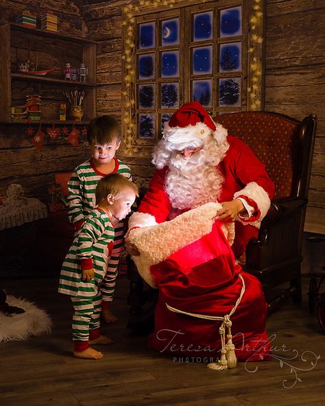 Santa Claus Photography, Santa Photography, Santa Mini Session, Santa Claus Pictures, Christmas Baby Pictures, Santa Mini, Baby Christmas Photos, Xmas Pictures, Xmas Photos