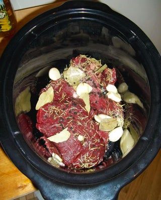 Beef Heart Recipe, Offal Recipes, Beef Heart, Confit Recipes, Delicious Slow Cooker Recipes, Chicken Heart, How To Cook Beef, Heart Food, Slow Cooker Beef