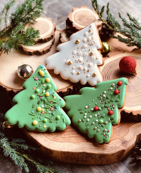 Desserts For Two, Christmas Oreos, Christmas Cookie Ideas, Decorated Christmas Cookies, Gingerbread House Ideas, Christmas Sugar Cookies Decorated, Christmas Cookie Box, Cookie Connection, Sugar Cookie Designs