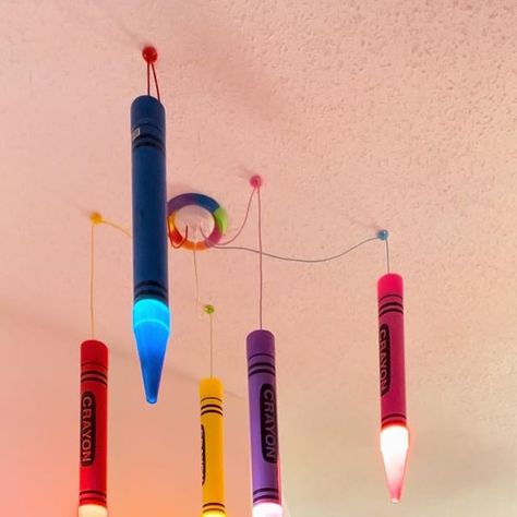 Diy Colorful Chandelier, Crayon Chandelier, Silly Home Decor, Fun Lighting Ideas, Funky Room Decor, Colorful Maximalist Decor, Funky Room, Colorful Room Decor, Chill Room