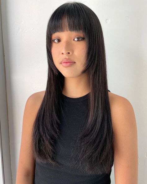 These 25 Hime Cuts Are Better Than The Ones Trending On TikTok Hime Haircut With Bangs, Hime Cut Black Woman, Hime Haircut No Bangs, Hime Cut Without Bangs, Hair Without Bangs, Pretty Hair Cuts, Cheveux Oranges, Hime Cut, Bangs For Round Face