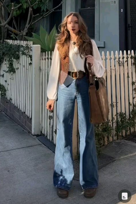 70s Jeans Aesthetic, 70s Cowgirl Fashion, Courdory Pants Outfits Women, 70s Fashion Winter Outfit Ideas, Boho Western Winter Outfits, Vintage Outfits Winter Retro, 60s 70s Fashion Women, 70s Denim Skirt Outfit, Vintage Outfits 70s Retro Women