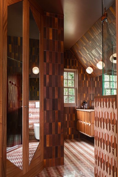 jm house — Osmose Vibrant Bathroom, Moody Interiors, Interior Tiles, Pretty Bathrooms, Dream Bath, Retro Art Deco, Bathroom Design Inspiration, Interiors Dream, Home Remodel