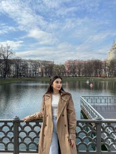 Winter Vacation Outfits, Trip Outfit, Chic Skirt, Fashion Outfits Casual, Winter Fashion Outfits Casual, Trip Outfits, Stylish Photo Pose, Darjeeling, Classy Photography