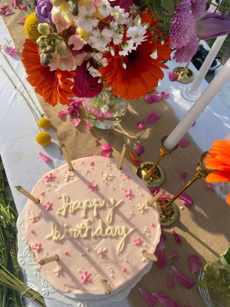 Garden Party Cakes, 18th Cake, Sweet 17, Garden Party Birthday, Cake Inspo, 21st Birthday Cake, 23rd Birthday, Birthday Idea, 18th Birthday Party