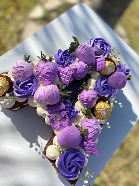 Purple And Gold Number Cake, Purple Number Cake Ideas, Purple Letter Cake, Purple Number Cake, Alphabet Cake, Cake Designs For Girl, Letter Cakes, Number Birthday Cakes, Strawberry Ideas