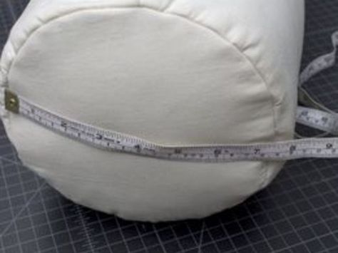 Measure the diameter. Cylinder Pillow, Creative Pillows, Bolster Pillows, Roll Pillow, Yoga Bolster, Bolster Covers, Bolster Cushions, Sewing Pillows, Round Pillow