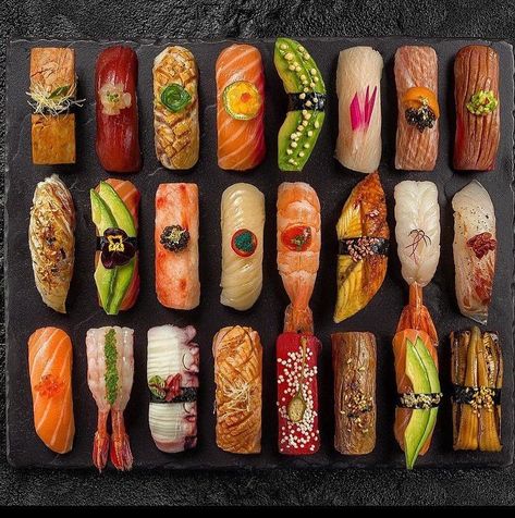 Sushi Catering, Sushi Buffet, Sashimi Platter, Sushi Recipes Homemade, Japanese Food Sushi, Sushi Menu, Sushi Love, Nigiri Sushi, Sushi Platter