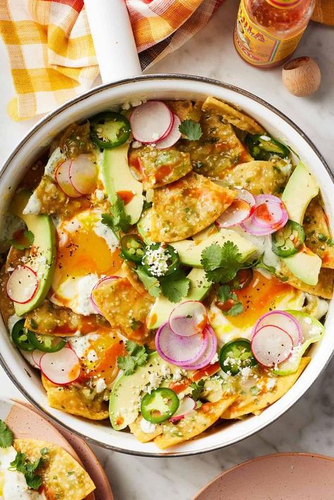 Easy Chilaquiles Recipe, How To Make Chilaquiles, Easy Chilaquiles, Chilaquiles Recipe, Spring Appetizers, Mexican Breakfast, Brunch Dishes, Fried Eggs, I Wake Up