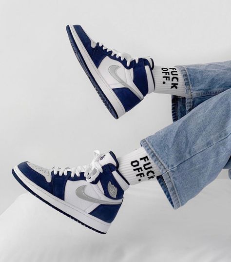 Custom Air Jordan 1, Jordan 1 Blue, Navy Blue Sneakers, Navy Sneakers, Jordan Shoes Girls, Cute Nike Shoes, Hype Shoes, Air Jordan 1 Retro High, Aesthetic Shoes