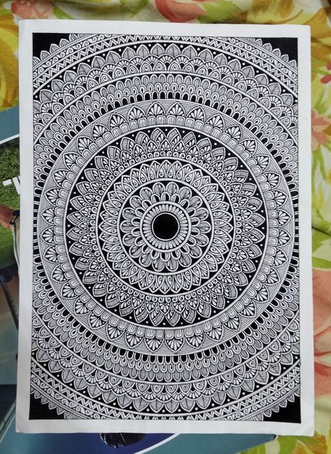 Circular Mandala Art, Mandala Sketch Simple, Hard Mandala Art, Full Page Mandala Art, Mandala Art Circle, Mandala Circle Design, Circle Mandala Art, Mandala Art Tutorial, Mandala Sketch