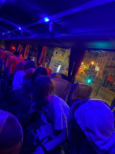 taking a charter bus to the airport </3 France School Trip, Charter Bus Aesthetic, School Trip Bus, Vicky Core, Washington Dc Photography, City Life Aesthetic, Charter Bus, Canadas Wonderland, Dc Photography