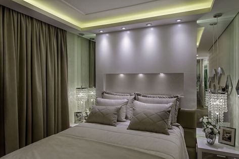 Saiba como se faz para encontrar a iluminação certa para o seu quarto : Mercado imobiliário e Decoração – Blog Tecnisa Camas King Size Modernas, Bedroom King Size, Cama Grande, Suite Master, Cama King Size, Cama King, Minimal House Design, Bedroom Studio, Home Office Storage