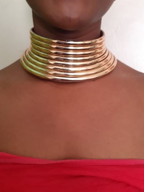 Neck Rings African, African Choker Necklace, Gold African Jewelry, Zulu Aesthetic, African Gold Jewelry, Butterfly People, Mlp Redesigns, Africa Chic, African Choker