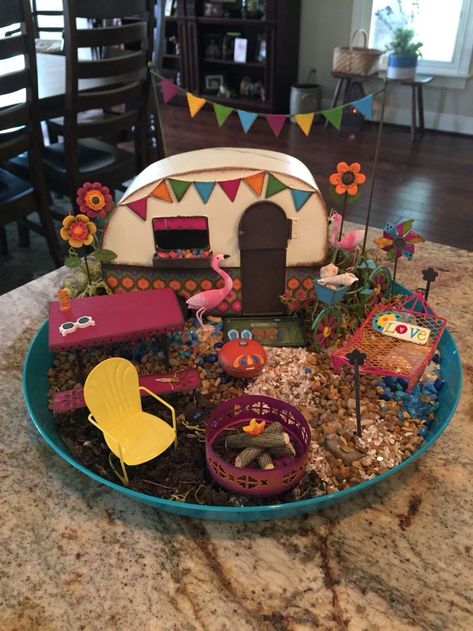 Fairy Garden Camper, Bar Names, Mini Campers, Kids Fairy Garden, Beach Fairy Garden, Fairy Garden Pots, Indoor Fairy Gardens, Fairies Garden, Sitting Outside