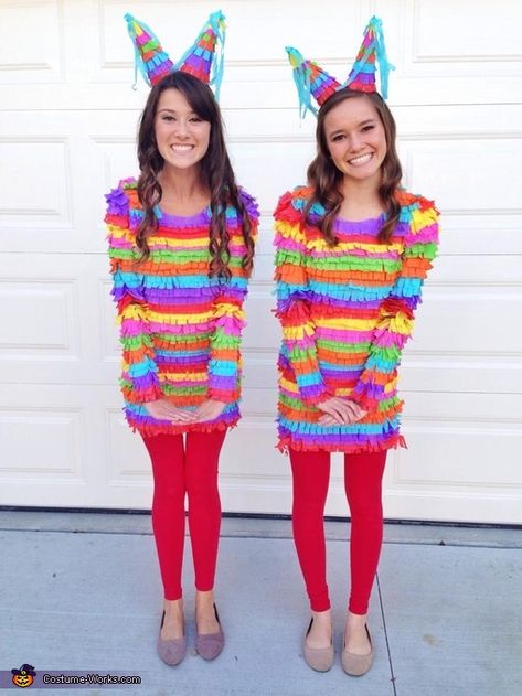 Pinatas - DIY Halloween Costumes.... I personally would not want to be beaten until something falls out... Diy Teen Halloween Costumes, Pinata Halloween Costume, Halloween Pinata, Meme Costume, Teen Halloween, Halloween Fest, Homemade Halloween Costumes, Diy Kostüm, Homemade Costumes