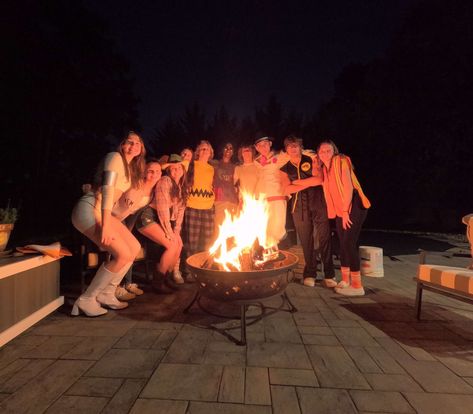 my fav people ever,, halloween party bonfire Fall B Day Party Ideas, Bonfire Party Outfit, B Day Party Ideas, Bonfire Birthday, Day Party Ideas, Birthday Things, Bonfire Party, 15 Birthday, 14th Birthday