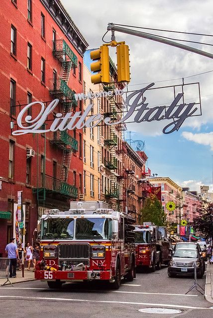 Little Italy Nyc, Little Italy New York, Manhattan Times Square, New York Landmarks, New York City Aesthetic, New York Canvas, Ny Trip, City Lifestyle, Italy Aesthetic