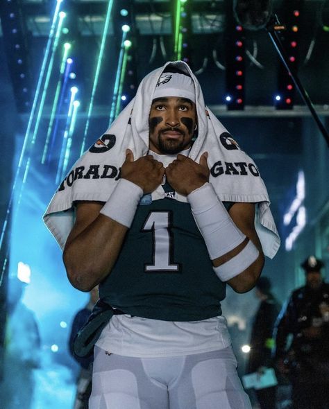 Philadelphia Eagles Quarterback Jalen Hurts wearing number one jersey Nfl Game Day Outfit, Nfl Wag, Jalen Hurts Eagles, Nfl Wife, Wag Aesthetic, Philadelphia Eagles Wallpaper, Aj Brown, Football 101, Nfl Wives