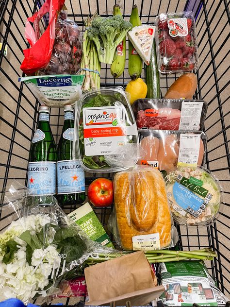 Healthy grocery list idea Healthy Grocery Shopping, Healthy Shopping List, Healthy Fridge, Shopping List Grocery, Healthy Grocery List, Healthy Food Dishes, Healthy Groceries, Healthy Shopping, Healthy Food Motivation