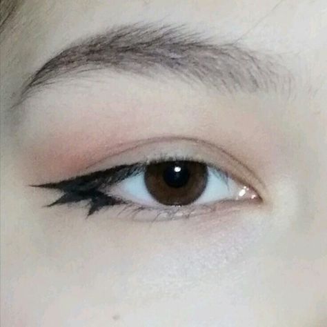 By Angel...♡ Low Winged Eyeliner, Fun Liquid Eyeliner Looks, Downward Eyeliner Wing, Makeup Drawing Template, Asian Fishing Makeup, Eyeliner Looks Goth, Cute Eyeliner Looks, Cute Eyeliner Ideas, Cool Eyeliner Ideas