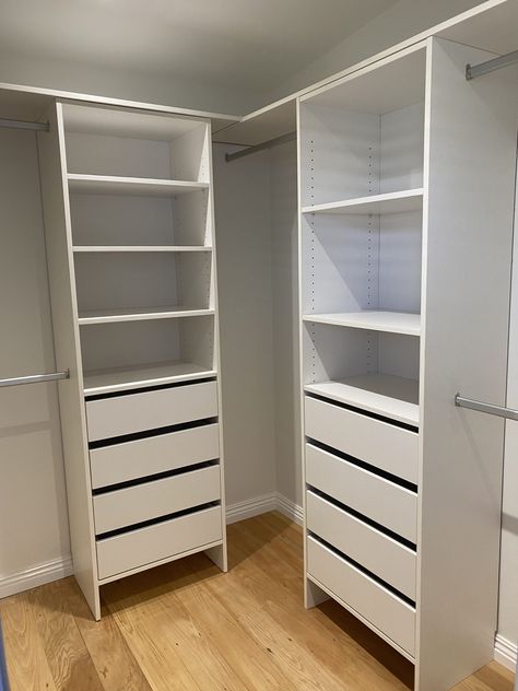 Corner Walk In Wardrobe Ideas, Small Corner Walk In Closet Ideas, Closer Corner Ideas, Small Walk In Closet Ikea, Corner Closet System, Small Square Walk In Closet Layout, Corner Walk In Closet Ideas, Corner Closet Organization Ideas, Small Walk In Wardrobe Ideas Ikea Pax Closet System