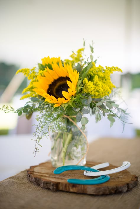 Centerpieces of Sunflowers in Mason Jars on Wood Slabs Sunflower Wedding Centerpieces, Sunflower Centerpieces, Sunflower Arrangements, Mason Jar Flowers, Wedding Floral Centerpieces, Mason Jar Centerpieces, Diy Wedding Flowers, Wedding Arrangements, Sunflower Wedding