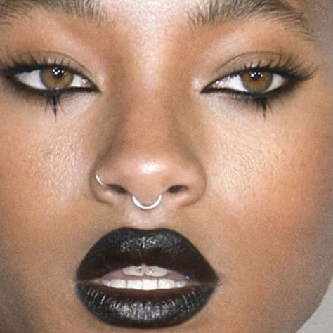 Look Grunge, Alt Makeup, Swag Makeup, Conscious Living, Edgy Makeup, Black Makeup, Makeup Eye Looks, Goth Makeup, Eye Makeup Art