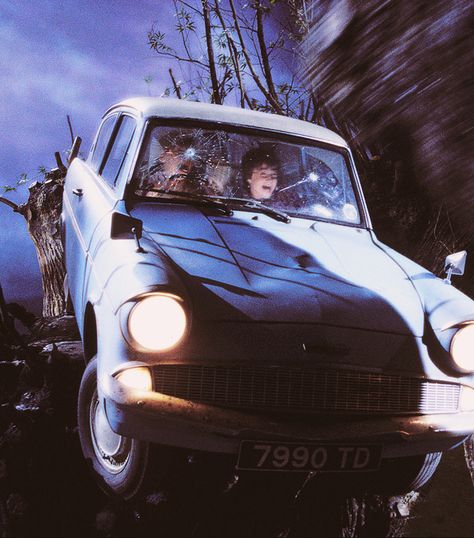 (99+) Понравилось | Tumblr shared by maybegoodcat Flying Car Harry Potter, Harry Potter Flying Car, Harry Potter Ron And Hermione, Harry Potter Painting, The Chamber Of Secrets, Ford Anglia, Harry Potter Ron, Harry Potter And The Chamber Of Secrets, Ron And Hermione