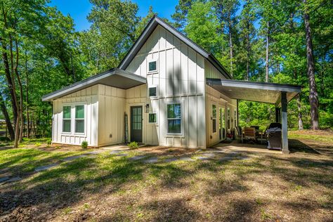 Modern Farmhouse Floorplan 2 Bedroom 2 Bathroom plus loft 1200 sq feet  27' x 38' Footprint (1026 sq ft) 15' x 14' Loft (210 sq ft) 19' x 10' Covered Patio (190 sq feet) Great starter home, lakehouse, mountain home or rental PURCHASE INCLUDES: Floorplan Elevation Foundation Joist & Rafter Chart Both bathrooms are ensuites downstairs. washer/dryer and tankless hot water heater are in bathroom attached to front bedroom.  We elected to use mini splits on this home - however, a fur down could easily Small Cabin With Loft, Modern Farmhouse Floorplan, Loft Floor Plans, Cabin Loft, House Plan With Loft, Tiny House Loft, Small Farmhouse, Loft House, Modern Cottage