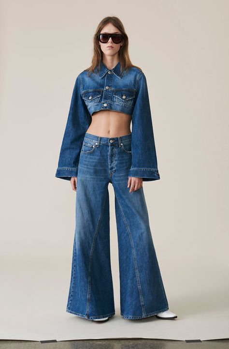 Denim Runway Pants, Indigo Denim Collection Runway, Denim Fashion Runway, Denim Illustration, Denim Runway, Runway Pants, Runway Denim, Denim Photoshoot, Haute Couture Style, Denim Retro