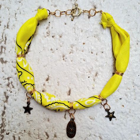 Bringing some sunshine vibes to your day with a yellow-fluo bandana necklace 💛 Adorned with stars and an evil eye charms, this accessory adds a pop of color and cosmic energy. #handmadenecklace #bandanacrafts #positivevibes Bandana Necklace, Bandana Crafts, Sunshine Vibes, Jewelry Bar, Boho Jewels, Business Christmas, Ocean Jewelry, Cosmic Energy, Thread Jewellery