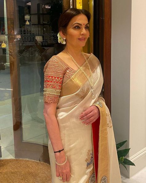 Nita Ambani is an evergreen beauty. She is not only hailed as the most gorgeous woman with her charm and style, but also she is an equally amazing person, who works hard for the betterment of society. It is Nita Ambani's vision and love for Indian arts that she created a centre that unites Indian arts with the world. Recently, she decked up for a video for NMACC, and it is her look that is winning our hearts.    Nita Ambani donned a beautiful saree for NMACC's video    On Augu... Akash Ambani, Isha Ambani, Reliance Industries, Anant Ambani, Mukesh Ambani, Nita Ambani, Complete Family, Indian Arts, Richest Man