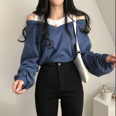 #fashion #fashionblogger #fashionstyle #fashionable #aesthetic #ootd #outfits #outfitideas Lantern Sleeve Top Outfit, Artistic Clothes, Blue Outfits, Teen Clothes, Fashion Top Outfits, Korean Casual Outfits, Elegant Outfits, Casual Day Outfits, Easy Trendy Outfits