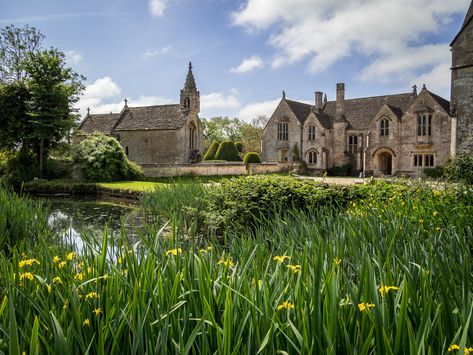 https://flic.kr/p/UXFPBw | Poldark is Back, Great Chalfield Manor | A new season is starting here in the UK in June. Great Chalfield Manor is the fictional Killewarren, home of Ray Penvenen, played by John Nettles. Great Chalfield has been described as "one of the most perfect examples of the late medieval English manor house". It was built around 1465–1480. John Nettles, Manor House Hotel, Castle Combe, English Manor Houses, English Castles, English Manor, Chinoiserie Chic, Stately Home, Manor House