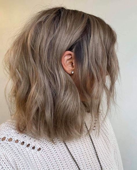 Long Layer Bob, Layer Bob, Rambut Brunette, Long Layer, Brown Hair Inspo, Dirty Blonde Hair, Ash Blonde Hair, Blonde Hair Inspiration, Brown Blonde Hair