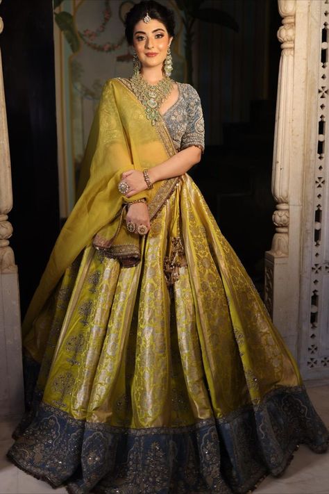 Lehenga Saree Design, Bridal Lehenga Designs, Latest Bridal Lehenga, Indian Outfits Lehenga, Wedding Lehenga Designs, Lehenga Designs Simple, Indian Bride Outfits, Tandoori Masala, Half Saree Designs